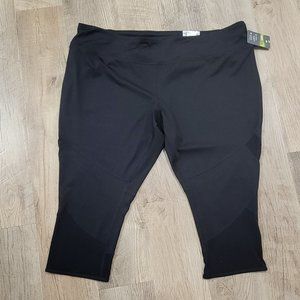 NWT Womens Plus Size Capri Leggings